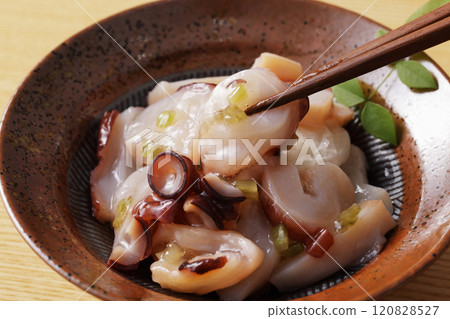Bamboo shoots 120828527