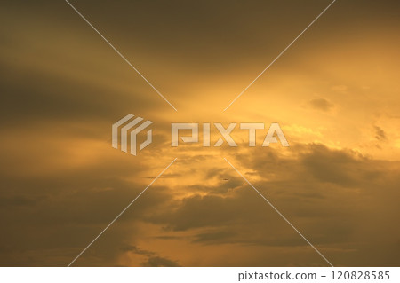 光從雲間隙插入 光從雲間隙插入 120828585