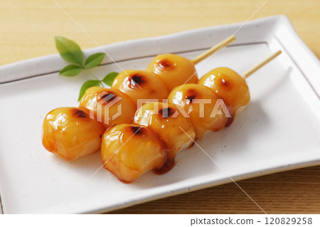 Mitarashi dumpling  120829258