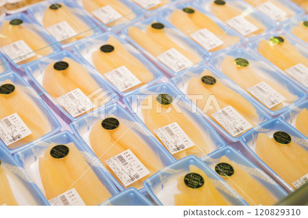 超市排隊的鯡魚子 120829310