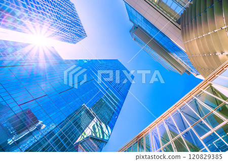 日本東京城市景觀的新景觀。新的摩天大樓。萬花筒城澀谷...澀谷阿克蘇也折射出希望之光,相信明天… 日本東京城市景觀的新景觀。新的摩天大樓。萬花筒城澀谷...澀谷阿克蘇也折射出希望之光,相信明天… 120829385