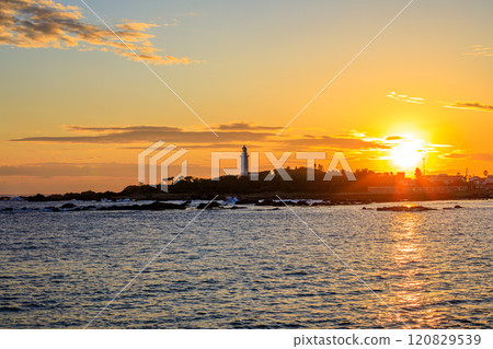Nojimazaki Lighthouse and sunset in autumn, Minamiboso City, Chiba Prefecture 120829539