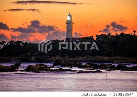 Nojimazaki Lighthouse in autumn, night view, Minamiboso City, Chiba Prefecture 120829544