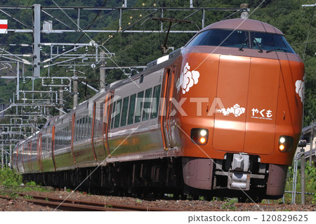 伯備線特急八雲號(273系列車:岡山⇔出雲市) 伯備線特急八雲號(273系列車:岡山⇔出雲市) 120829625