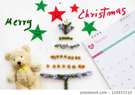 merry christmas message card with teddy bear, calendar, star  120831510