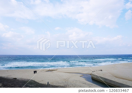 Kotohama海灘(尖叫聲)在京都府Amino鎮的早春 Kotohama海灘(尖叫聲)在京都府Amino鎮的早春 120833467