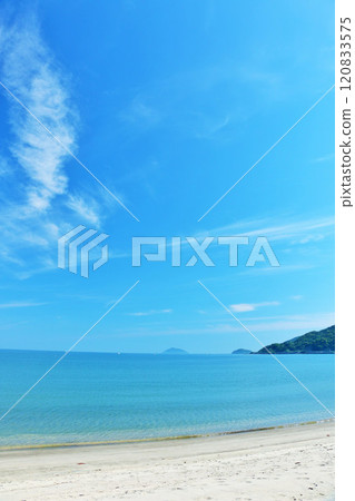 佐賀縣藍天和藍色海 120833575