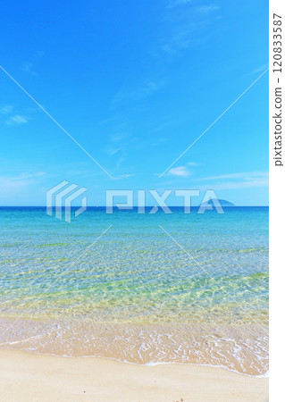 Fukuoka prefecture blue sky and the blue sea's Genkai Bund 120833587