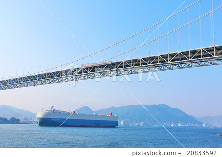 山口縣關門海峽和關門大橋 120833592