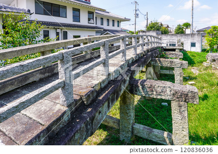Old Tenkawa Bridge, Gochaku Castle Ruins Park (Himeji, Hyogo Prefecture) Old Tenkawa Bridge, Gochaku Castle Ruins Park (Himeji, Hyogo Prefecture) 120836036
