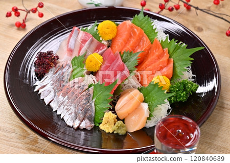 生魚片，生魚片，生魚片，生魚片，海鮮，日式料理。海鮮。 120840689