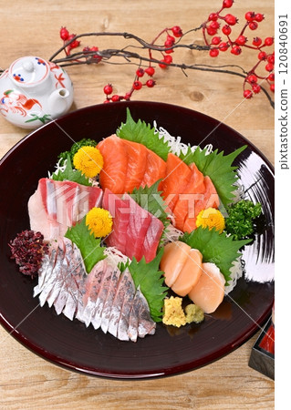 生魚片，生魚片，生魚片，生魚片，海鮮，日式料理。海鮮。 120840691