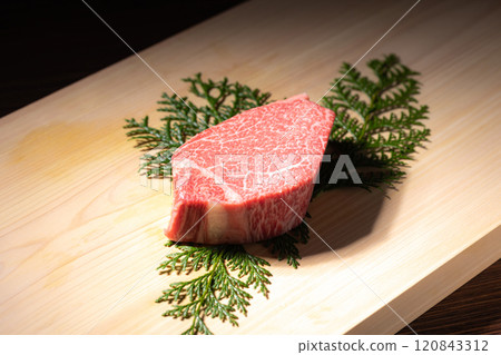 Chateaubriand raw meat Chateaubriand raw meat 120843312