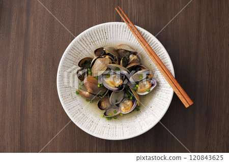Sake Steamed Clam  120843625