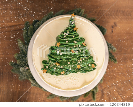 Delicious Christmas tree cake Delicious Christmas tree cake 120844819