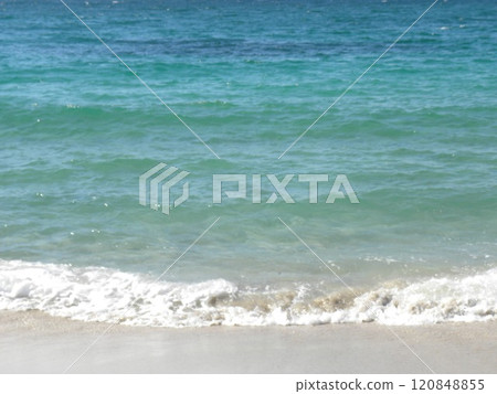 海、翠綠的沙灘 120848855