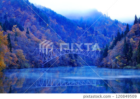 第一隻見河大橋和只見線/福島縣大沼郡三島町 120849509