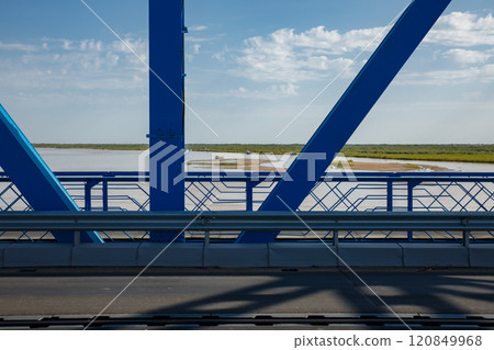 Bridge spanning the Amu Darya River near Kipchak village in Karakalpakstan, Uzbekistan 120849968