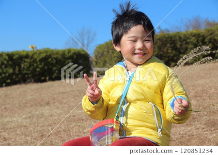 Children climbing mountains 120851234