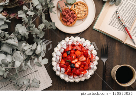 Cute strawberry cake and coffee 120853025