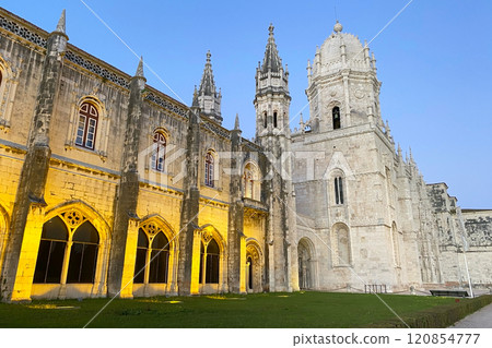 Mosteiro dos Jeronimos, UNESCO World Heritage Site, Belem, Lisbon, Portugal, Europe Mosteiro dos Jeronimos, UNESCO World Heritage Site, Belem, Lisbon, Portugal, Europe 120854777