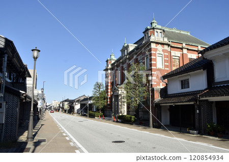 Yamamachisuji "Storehouse-style Streets" (Takaoka City, Toyama Prefecture) Yamamachisuji "Storehouse-style Streets" (Takaoka City, Toyama Prefecture) 120854934