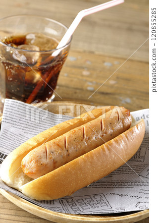 Hot dog and cola 120855285
