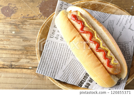 熱狗配番茄醬和芥末 120855371