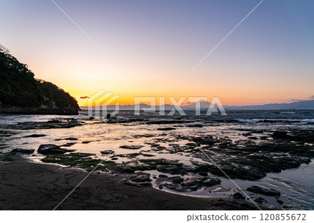[神奈川縣]從江之島看到美麗的日落和富士山 120855672