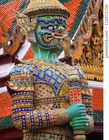 Guardian statue detail of Wat Phra Kaew (Temple of the Emerald Buddha) in Bangkok, Thailand Guardian statue detail of Wat Phra Kaew (Temple of the Emerald Buddha) in Bangkok, Thailand 120855788