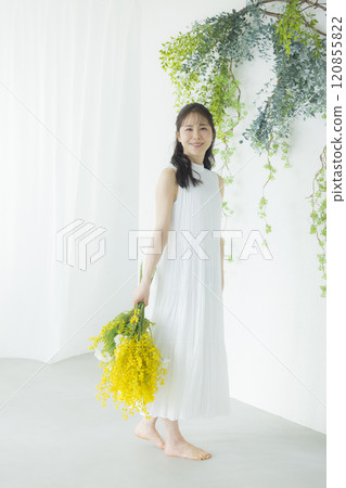 Green Wall and Women 120855822
