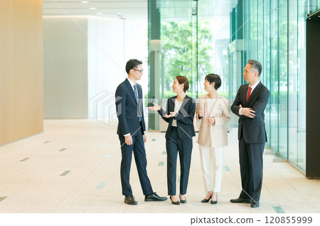 Business people lined up in the office 120855999