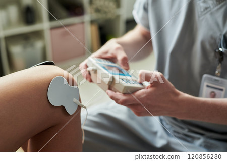 Conducting Electrical Stimulation Therapy in Medical Setting Conducting Electrical Stimulation Therapy in Medical Setting 120856280
