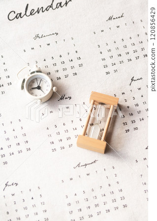 時鐘、沙漏、日曆的圖像 120856429