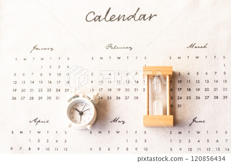 時鐘、沙漏、日曆的圖像 120856434