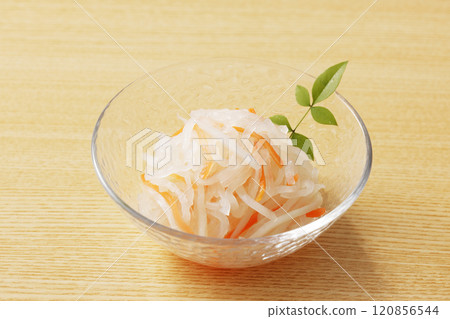 我是紅白相間的。 120856544