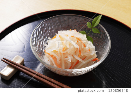 我是紅白相間的。 120856548