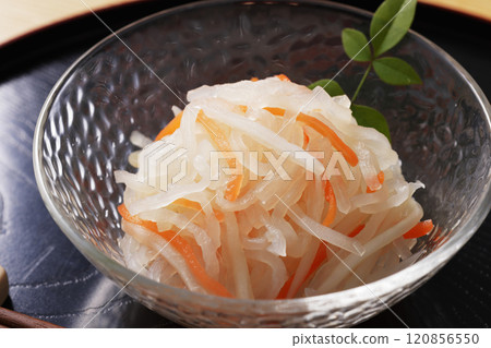 我是紅白相間的。 120856550