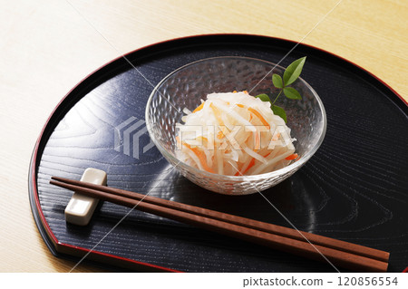 我是紅白相間的。 120856554