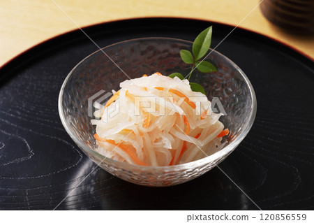 I am red and white. 120856559