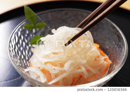 我是紅白相間的。 120856566