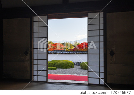 Autumn in Kyoto: Shodenji Temple, "Shishi no Ko Watashi Garden" with Mt. Hiei as a backdrop Autumn in Kyoto: Shodenji Temple, "Shishi no Ko Watashi Garden" with Mt. Hiei as a backdrop 120856677