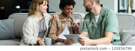 Family Bonding Time Engaging in Technology Together 120856796