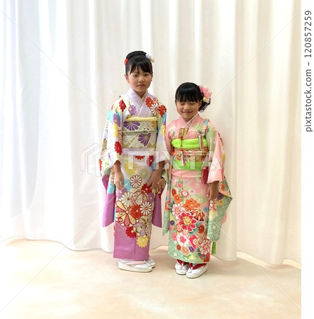 穿和服的姊妹 穿和服的姊妹 120857259