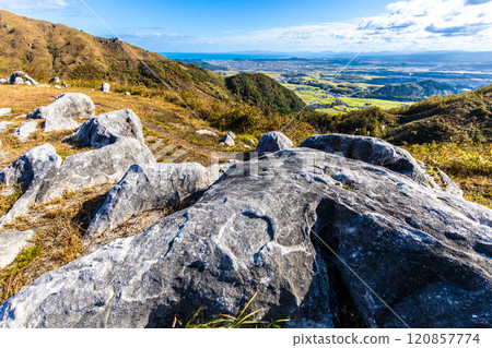 平尾台的秋景和紅葉【福岡縣北九州】 平尾台的秋景和紅葉【福岡縣北九州】 120857774
