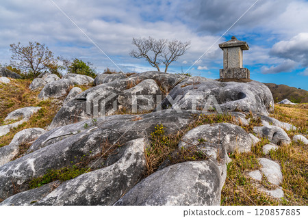 Autumn scenery of Hiraodai and red leaves [Kitakyushu City, Fukuoka Prefecture] 120857885