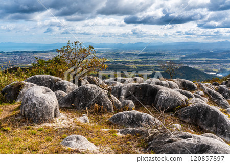 Autumn scenery of Hiraodai and red leaves [Kitakyushu City, Fukuoka Prefecture] 120857897