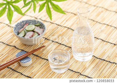 Cold sake image 02 120858033