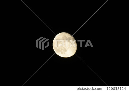 Moon age 17.0, long moon rising and waiting Moon age 17.0, long moon rising and waiting 120858124