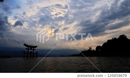 World Heritage Site Hiroshima Miyajima Otorii Gate in the distance World Heritage Site Hiroshima Miyajima Otorii Gate in the distance 120858670